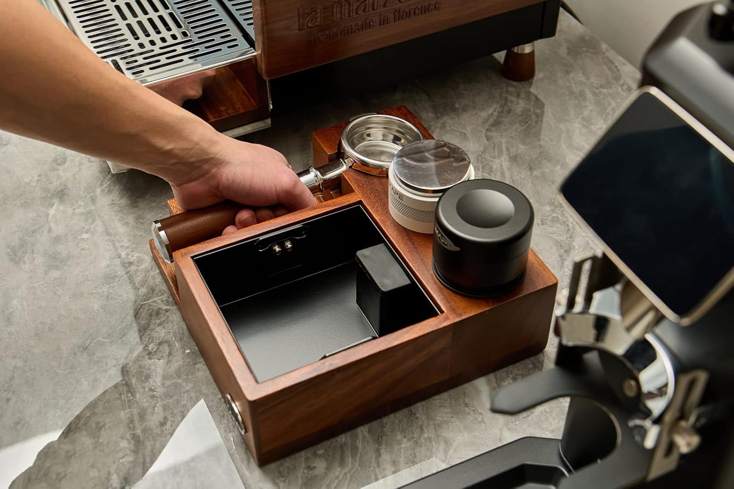 MAXTREX 225/40/18 4本セット新品2021年製倉庫内で保管